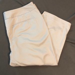 Light Gray/Silver Lane Bryant Capri/Pedal Pusher